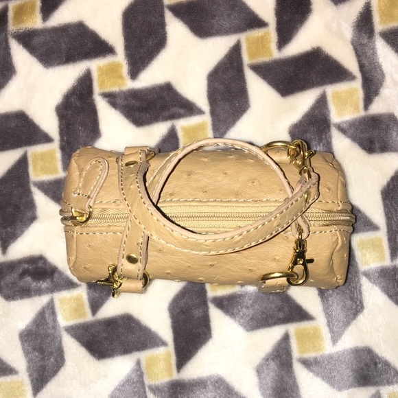 Coin purse/Wristlet - Picture 2 of 5